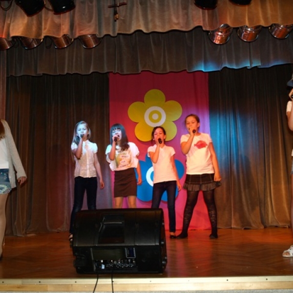 OLYMPUS DIGITAL CAMERA