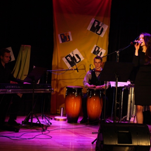 OLYMPUS DIGITAL CAMERA